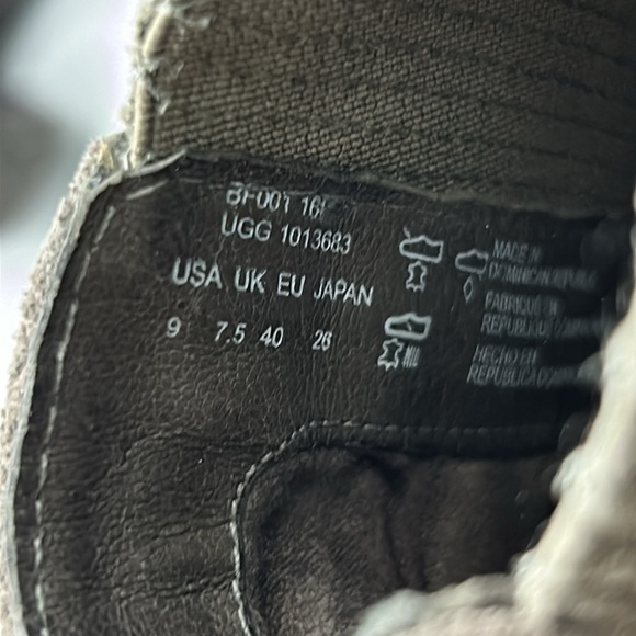 Authentic UGG COBIE 2 Suede Ankle Boot - Picture 9 of 10